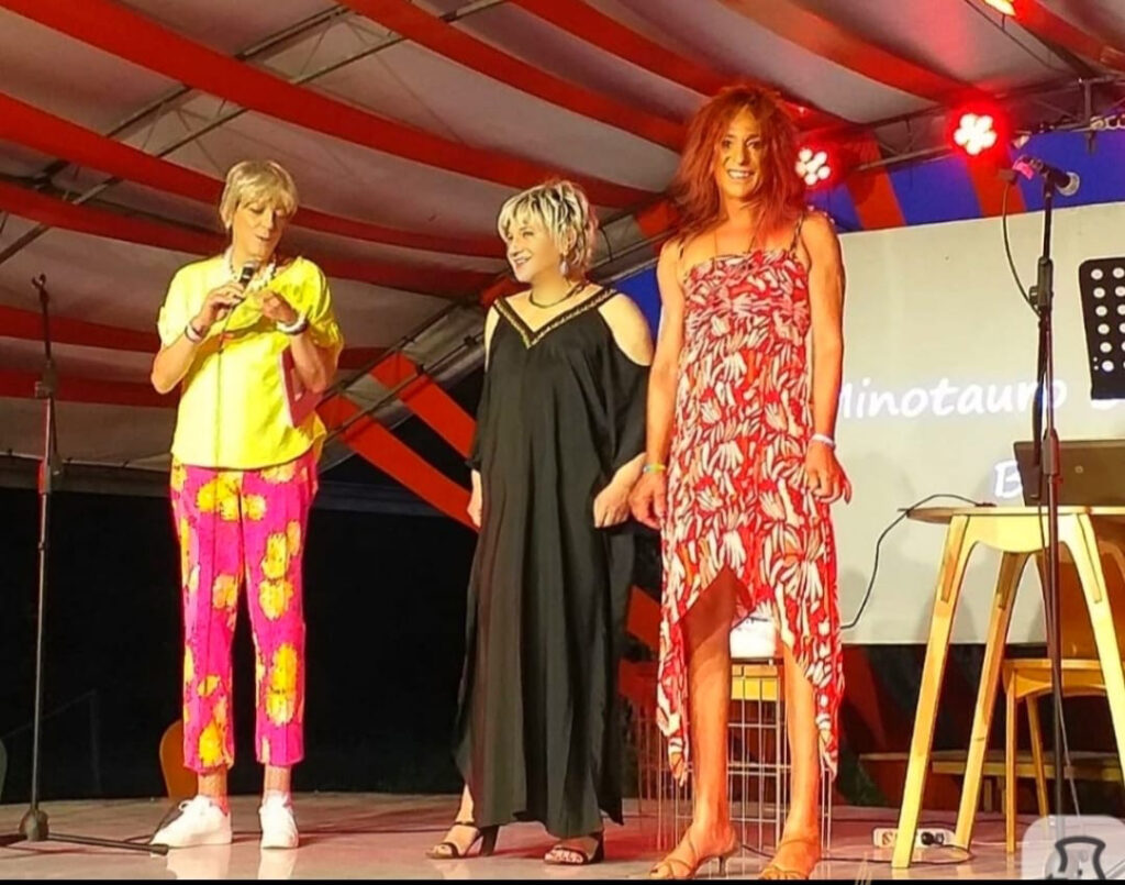 Da sinistra: Vita Palamanca, Emyliù Spataro, Jasmine Piattelli in "Le sorelle fatali(tà" al Lumen di Firenze